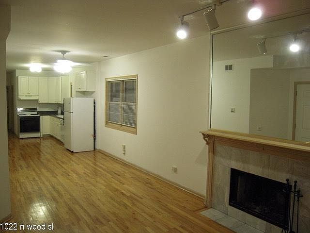 1st image of 1022 N Wood St #1427