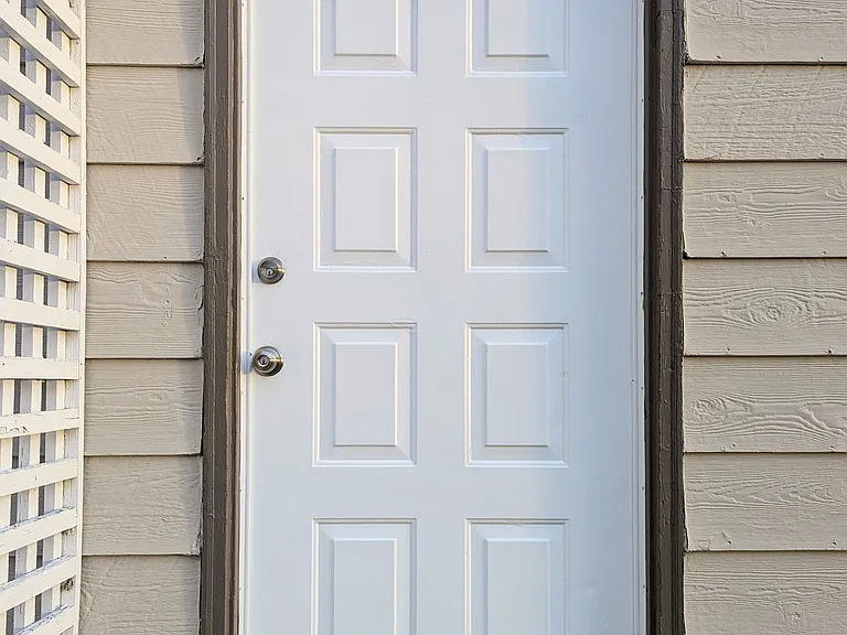 Aspen St — Photo 1