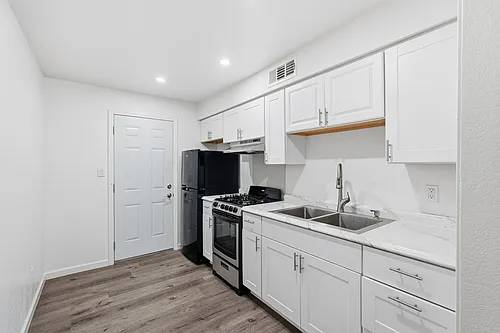 1329 N 48th St #5 Photo 1