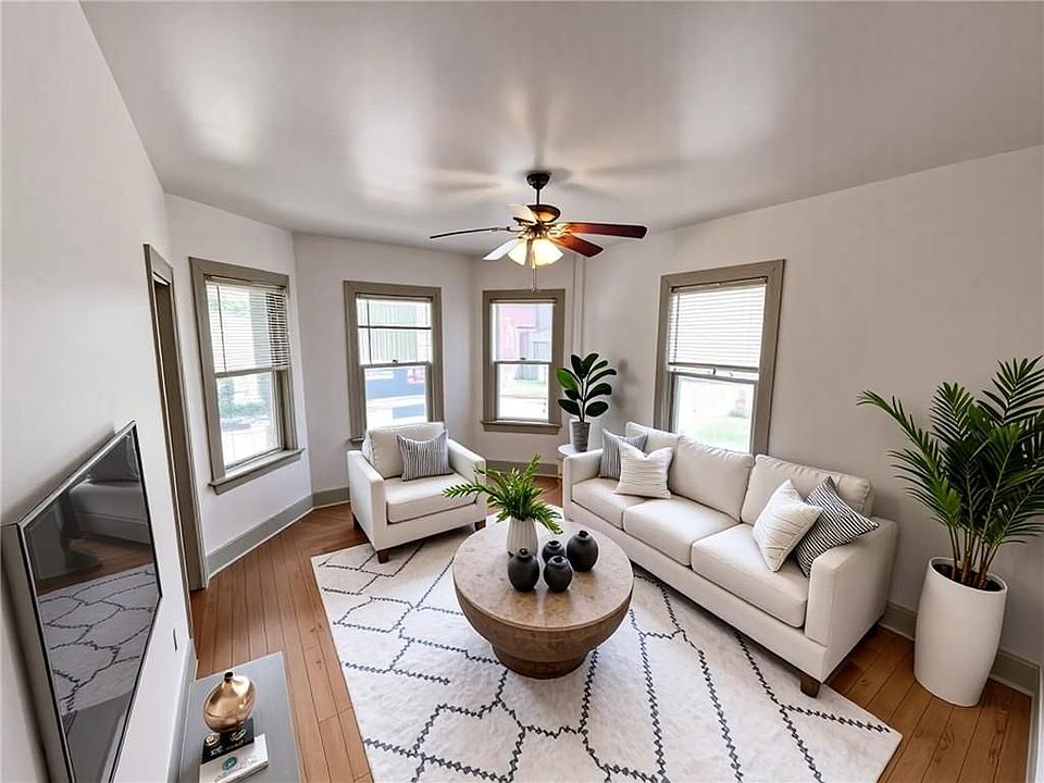 2nd image of 228 Pleasant St #2