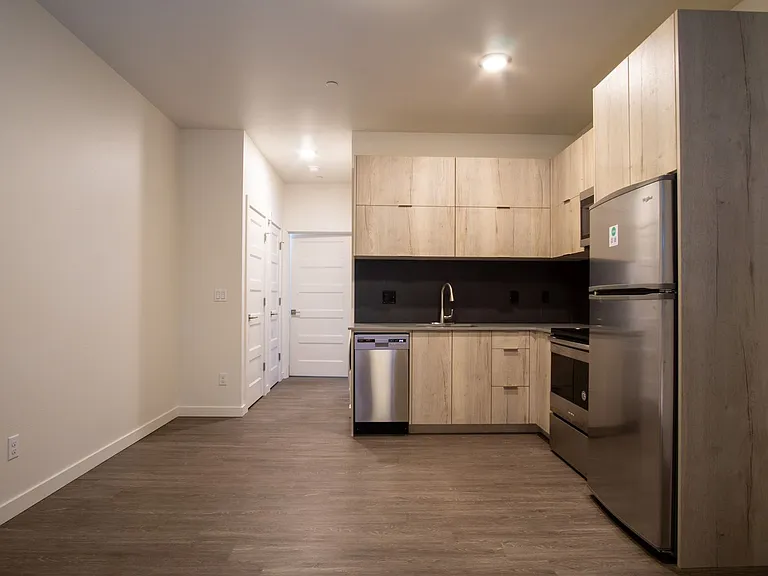 1616 SE Insley St #10 — Photo 6