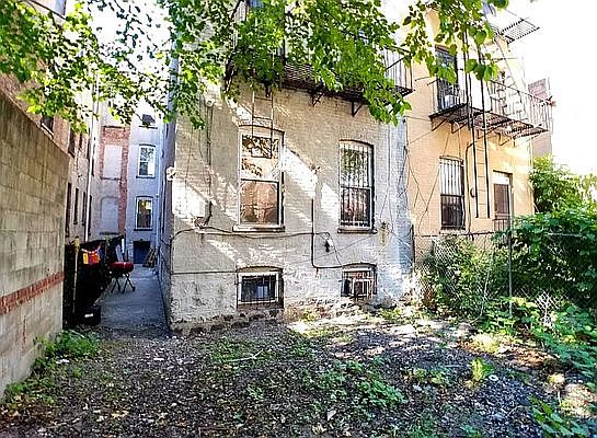 1st image of 1930 Pacific St #1D