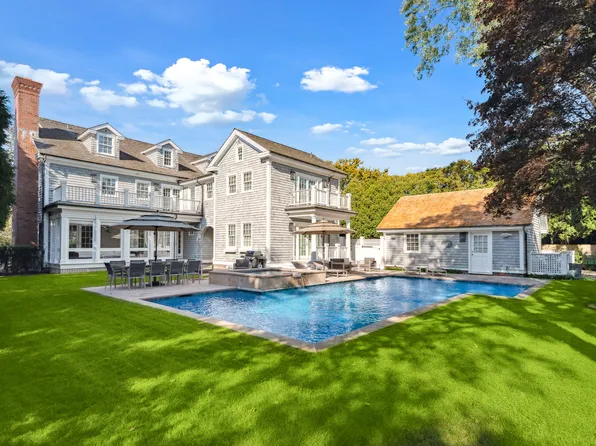 40 Herrick Rd, Southampton, NY 11968