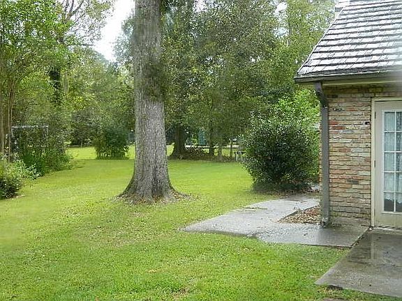 4th image of 406 Oak Alley Dr