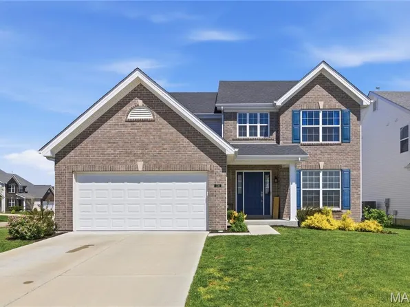 730 Palisades Dr, Saint Charles, MO 63301