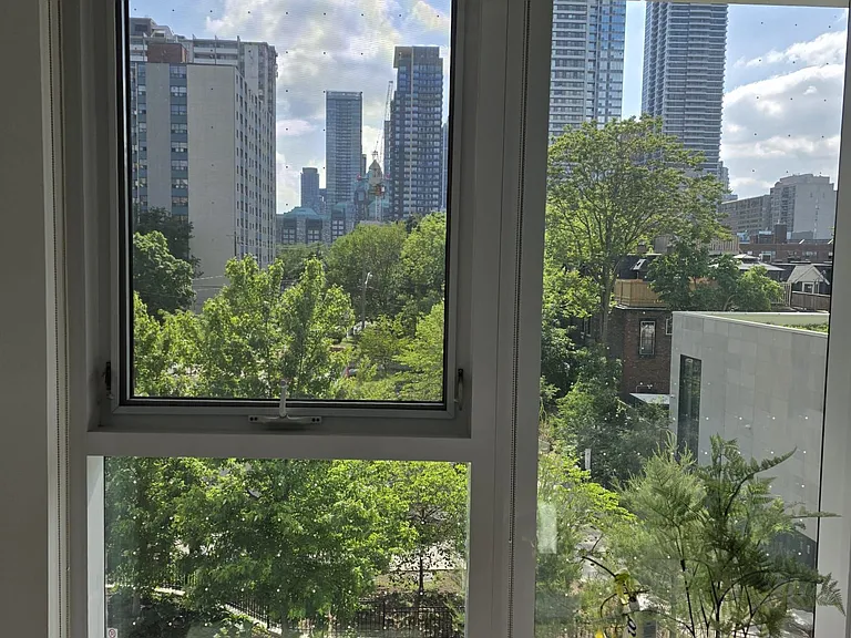 575 Bloor St E #310 — Photo 12