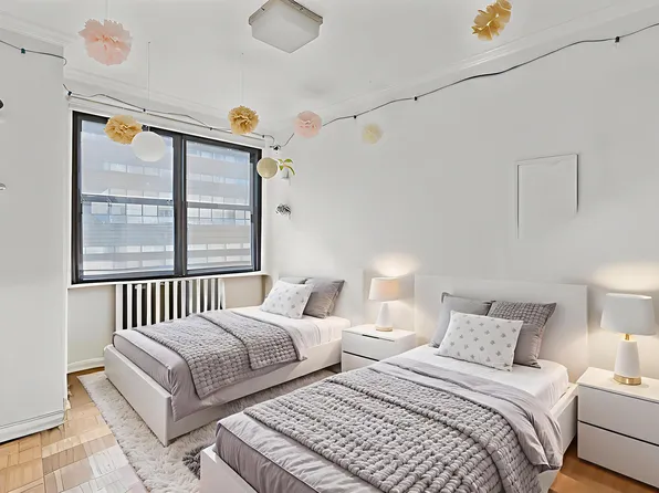 7 East 14th Street image 7 of 13