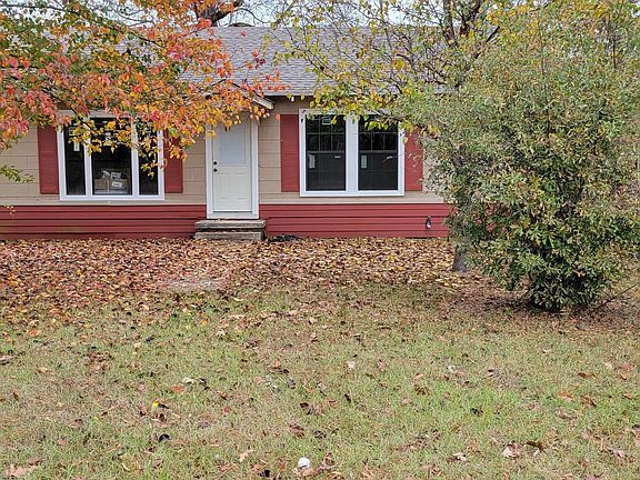 2nd image of 204 N Plum St