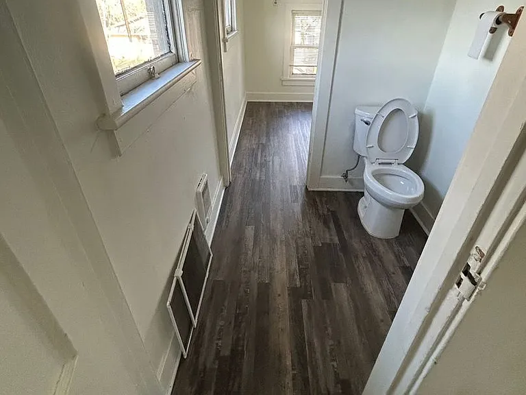 1014 West 11th — Photo 11