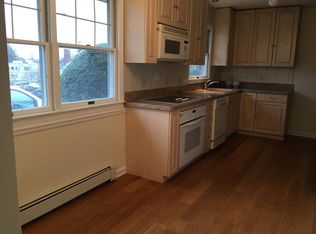 543 Broadway, Carle Place, NY 11514