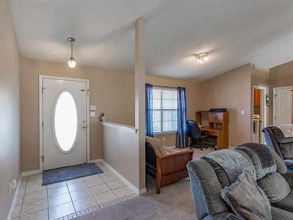 3rd image of 339 Twisted Oak Dr