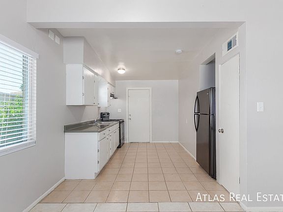 5th image of 2124 W Turney Ave