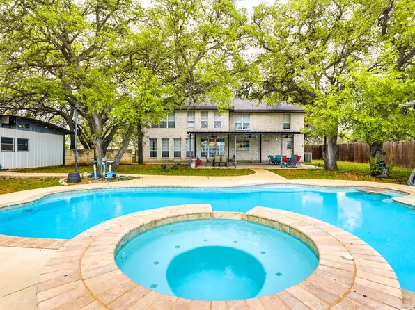 78 Marx Lane, La Vernia, TX 78121