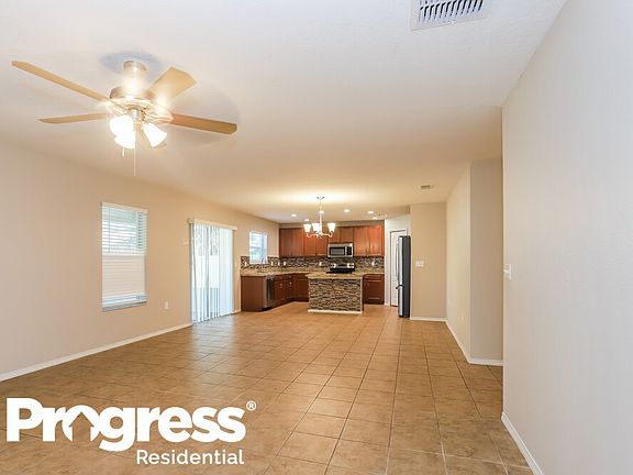 4th image of 2113 Nuttall Oaks Pl