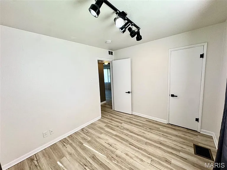 312 Joy Dr — Photo 37
