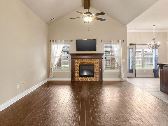 2nd image of 21243 Backhorn Rd