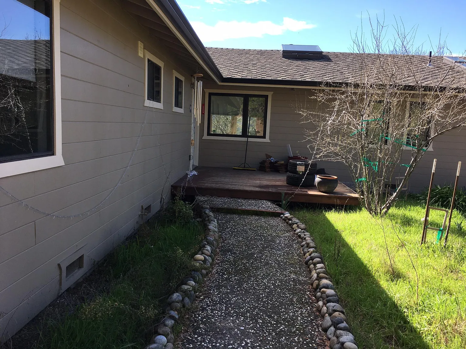800 Sanel Dr — Photo 1