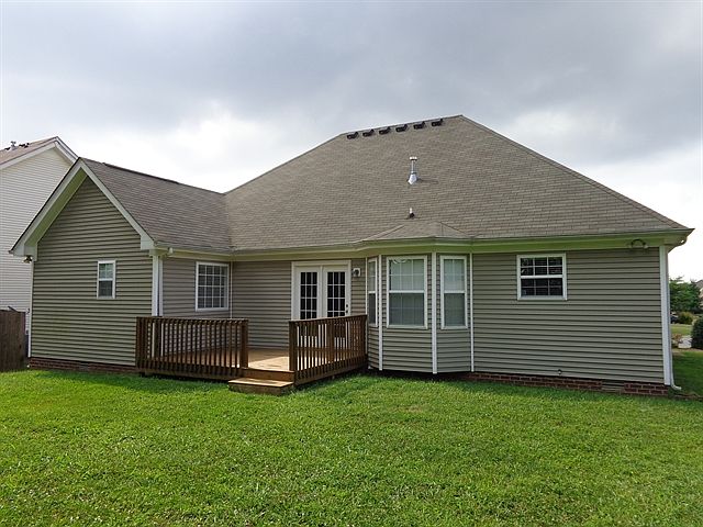 2nd image of 125 Greenbriar Trl