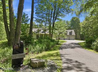104 S Turnpike Rd, Newfoundland, PA 18445