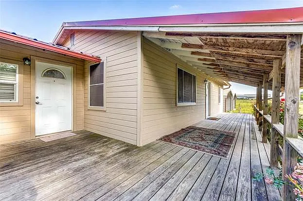 2528 Private Road 5101 — Photo 11