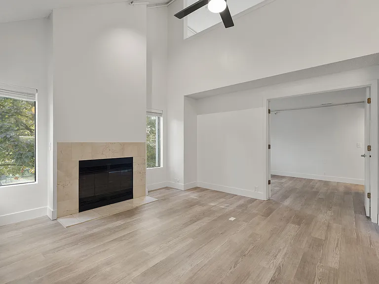 AVIA Lofts on Parkway — Photo 105