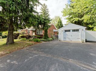 2934 Coniston Rd, Schenectady, NY 12304