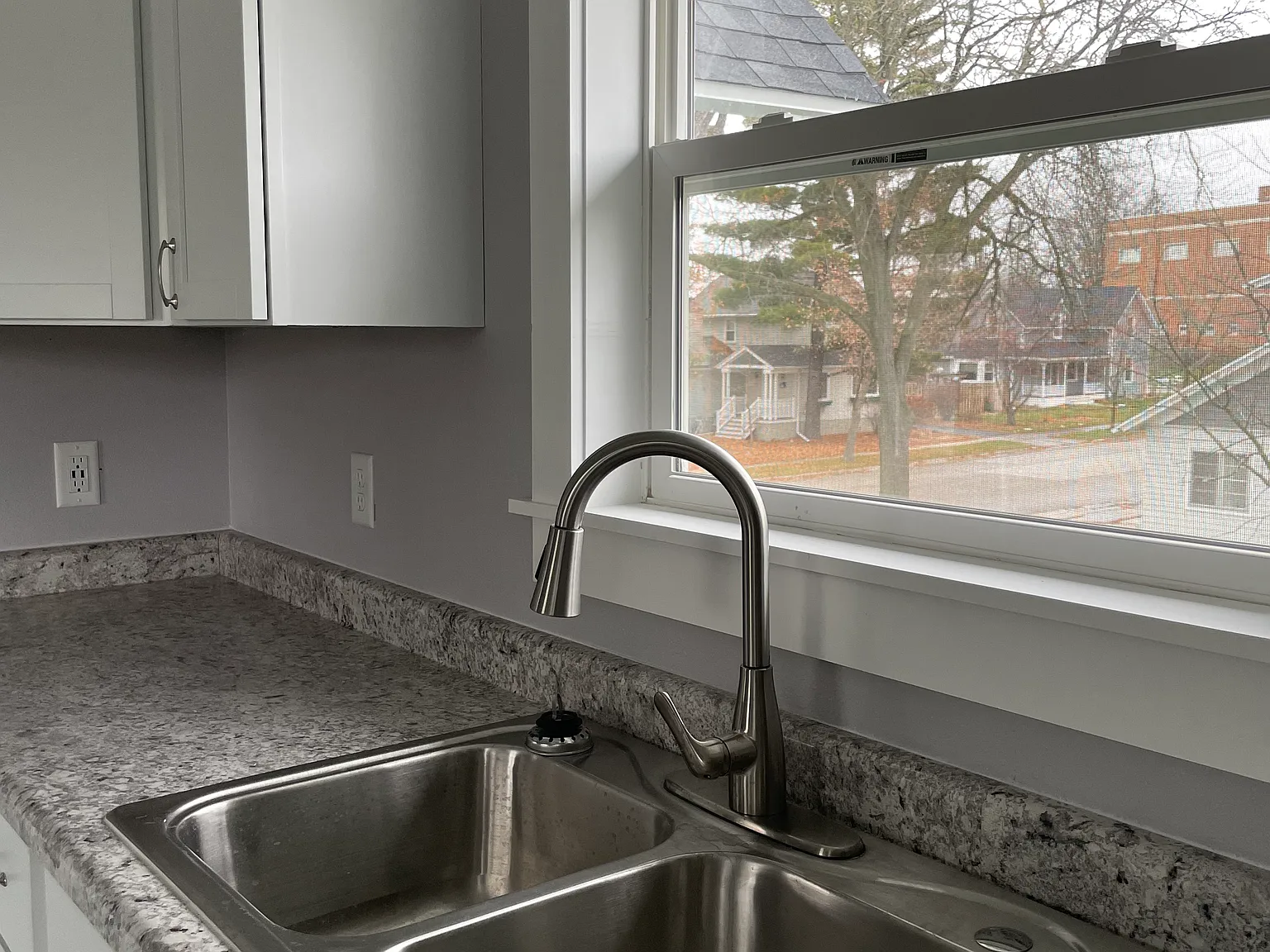 1 bed, 850 sqft, $1,300 — Photo 2