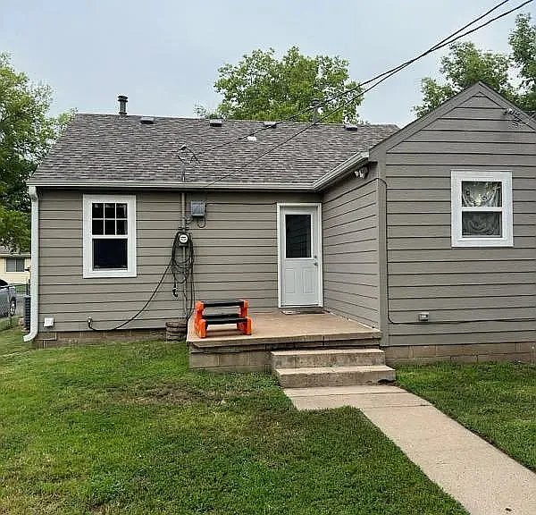 617 Montrose St — Photo 16