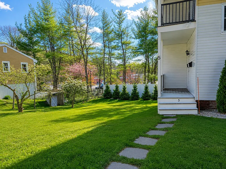 5 Madison Street — Photo 1