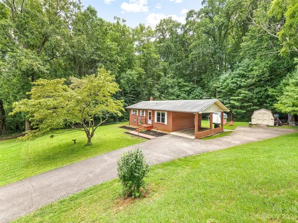 52 Walnut Rd, Clyde, NC 28721