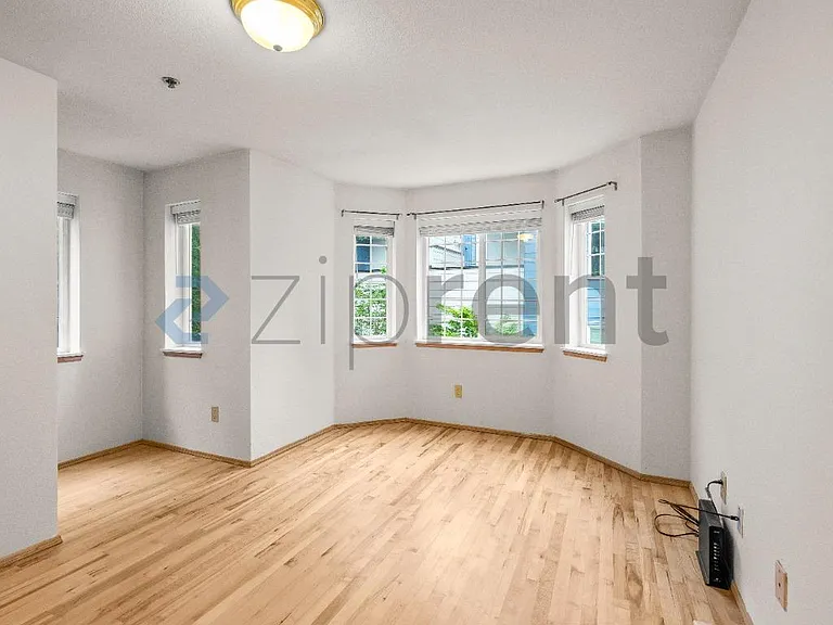 UFS Living Room to SW Windows