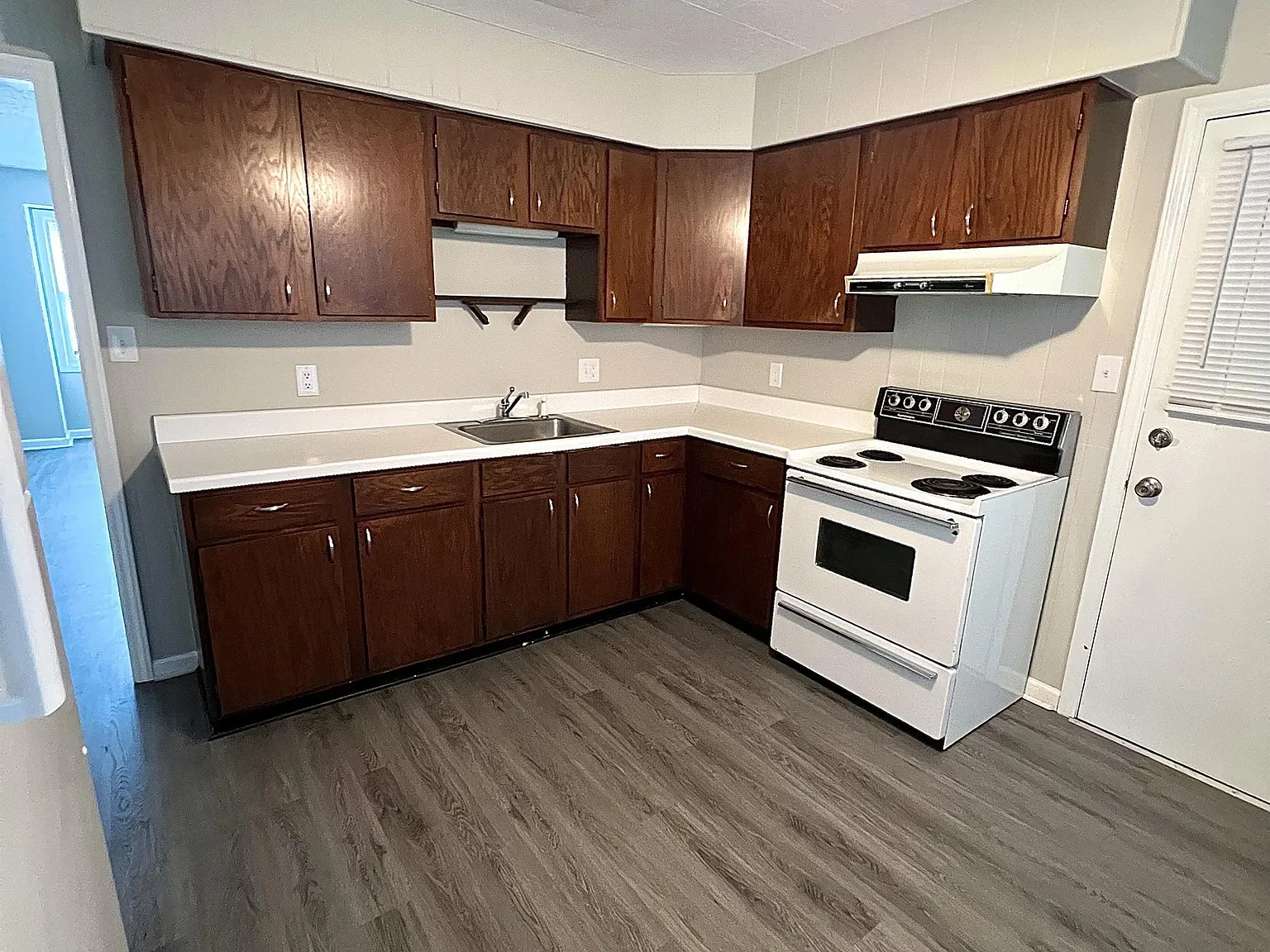 65-75 McIntyre — Photo 4