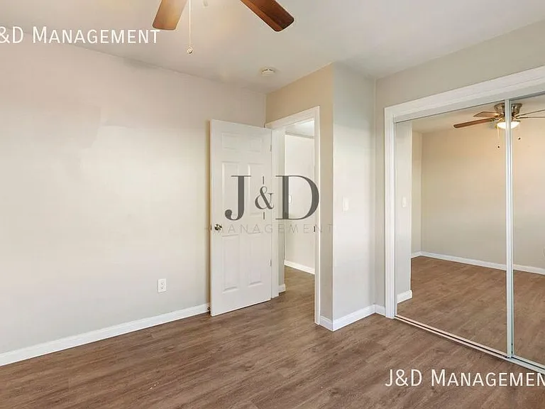 1430 Dubuque St — Photo 11