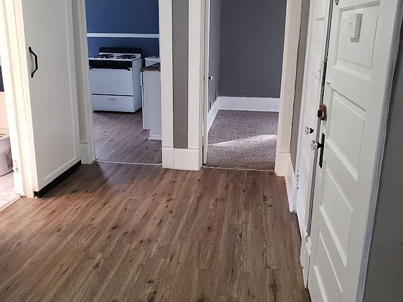 3rd image of 3107 Archwood Ave #2