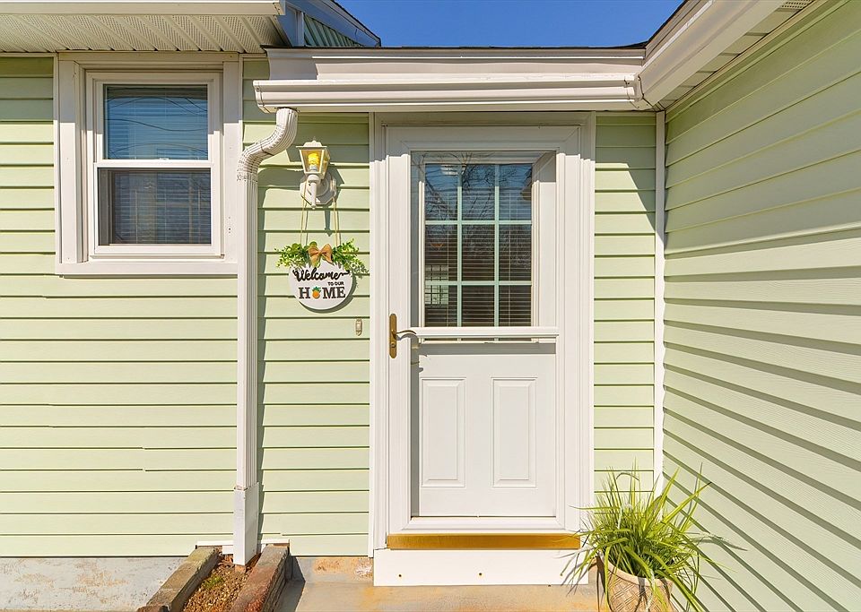 428 Oak St, Shrewsbury, MA 01545 Zillow