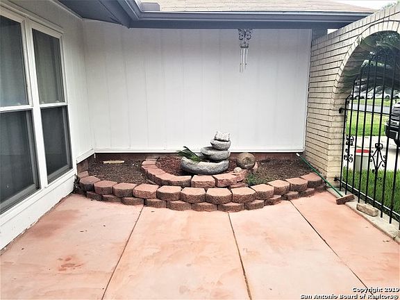 4th image of 202 Meadow Bend Dr