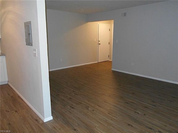 4th image of 18501 Hilliard Blvd APT A5
