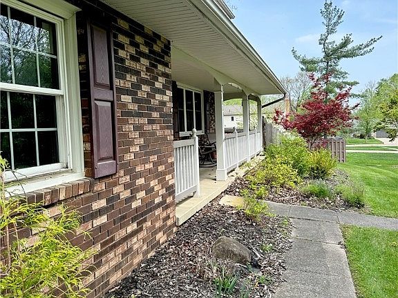 5th image of 1025 Brimfield Dr
