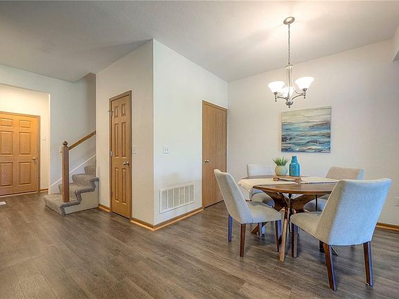 5th image of 10344 Sloan Ave