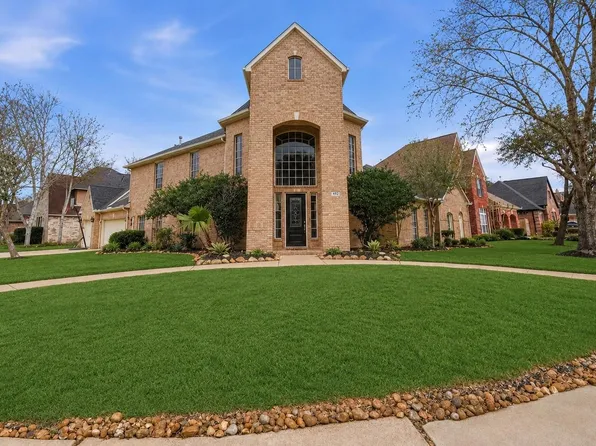 1711 Forestlake Dr, Sugar Land, TX 77479