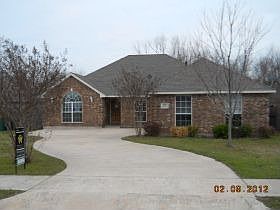 4th image of 918 Bray St