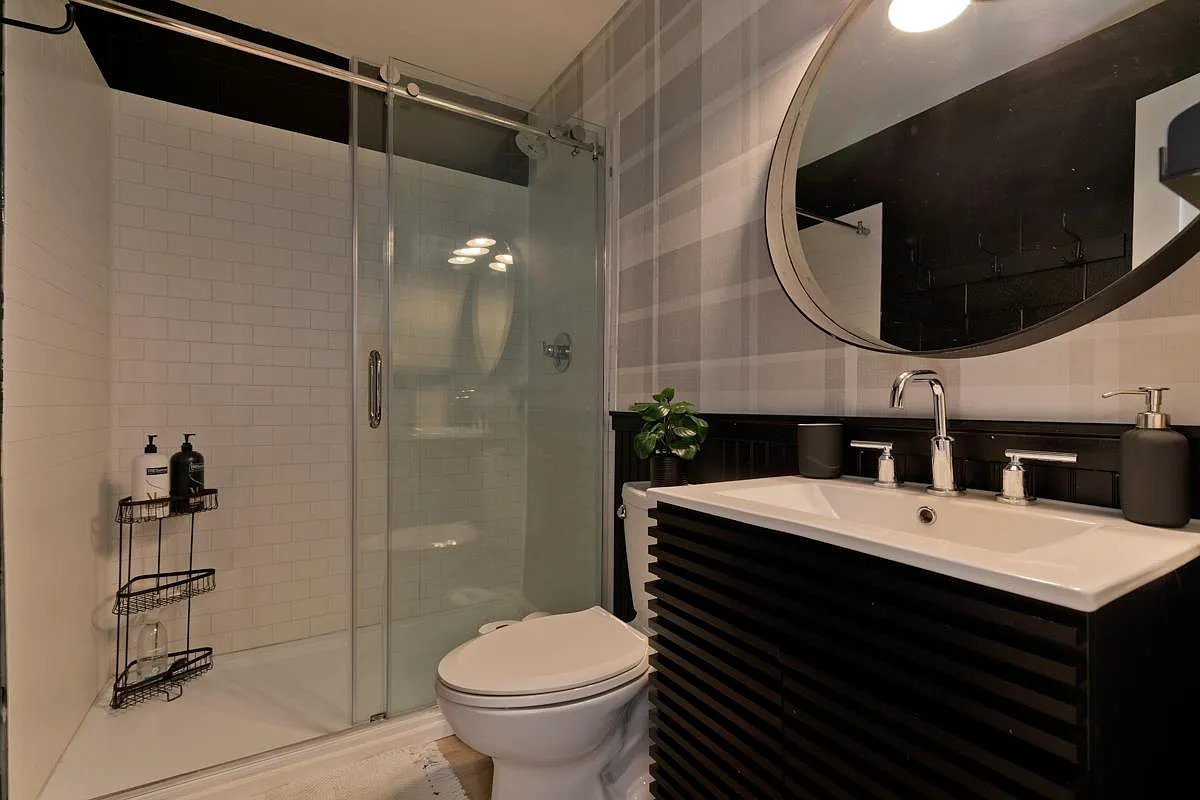 3 bed, 1764 sqft, $9,000 — Photo 3