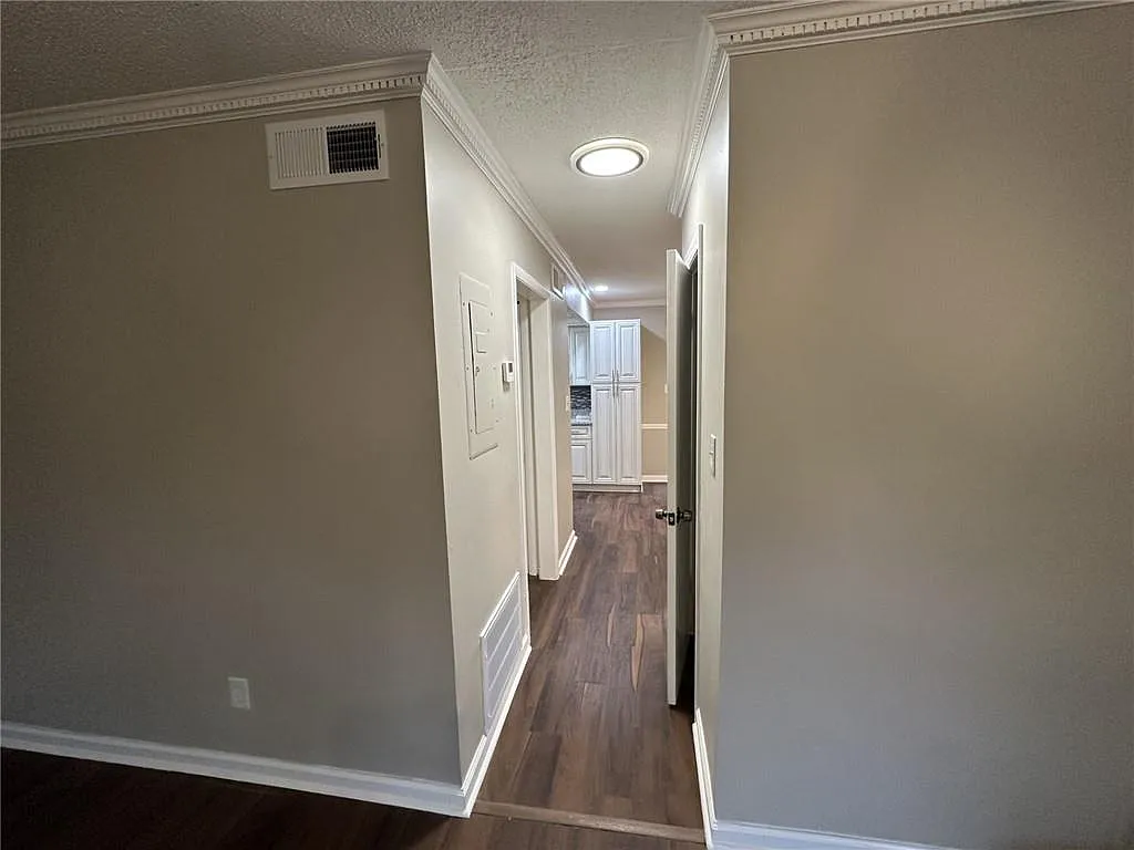 3 bed, 2.5 bath, 1364 sqft, $1,950 — Photo 2