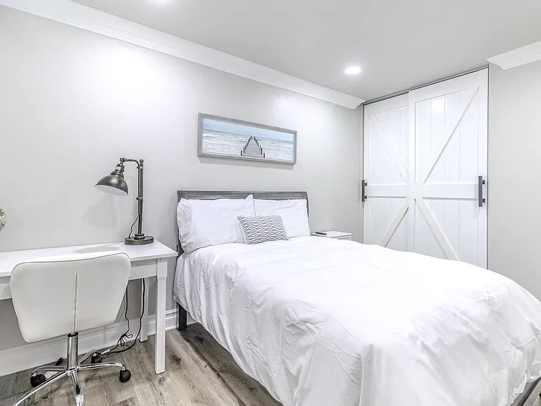 4302 Shetland Ln — Photo 19