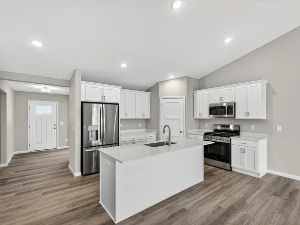 4699 89th St NE, Monticello, MN 55362