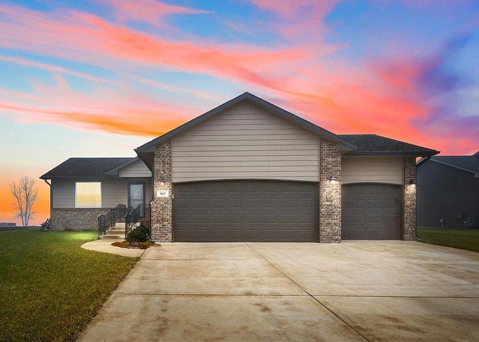 1st image of 862 S Cattail Cir