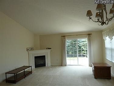 4th image of 758 Lakeside Dr