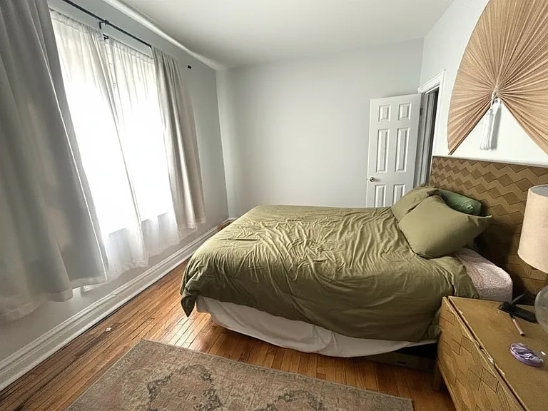 2046 N Albany Ave #2W — Photo 7