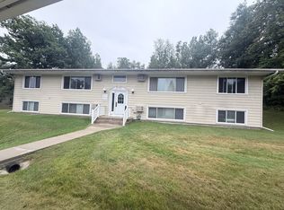 214 SW 21st St #1, Grand Rapids, MN 55744