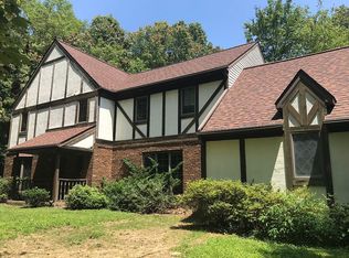 131 Short Dr, Clinton, PA 15026